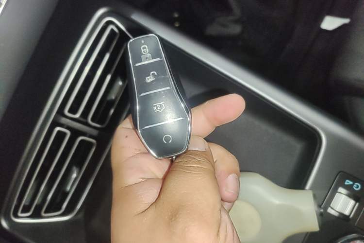 Used BYD Song Pro New Energy 2025 Second-Generation Intelligent Driving Version DM-i 115KM Excellence Edition Vehicle Key