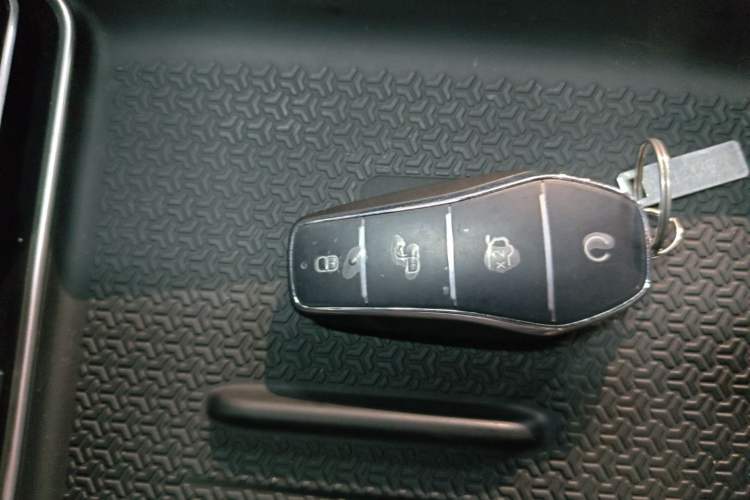 Used BYD Song Pro New Energy 2025 Second-Generation Intelligent Driving Version DM-i 115KM Superior Trim Vehicle Key