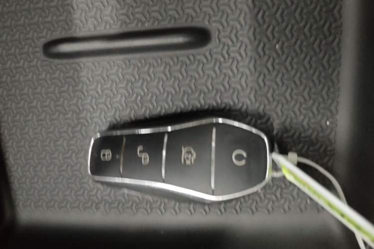 Used BYD Song Pro New Energy 2025 Second-Generation DM-i 75KM Leading Edition Vehicle Key