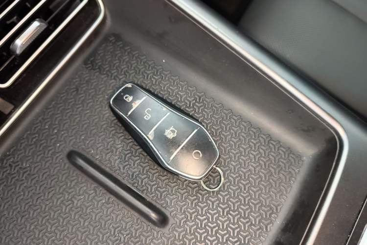 Used BYD Song Pro New Energy 2025 2nd Generation Intelligent Driving Version DM-i 75KM Leading Edition Vehicle Key