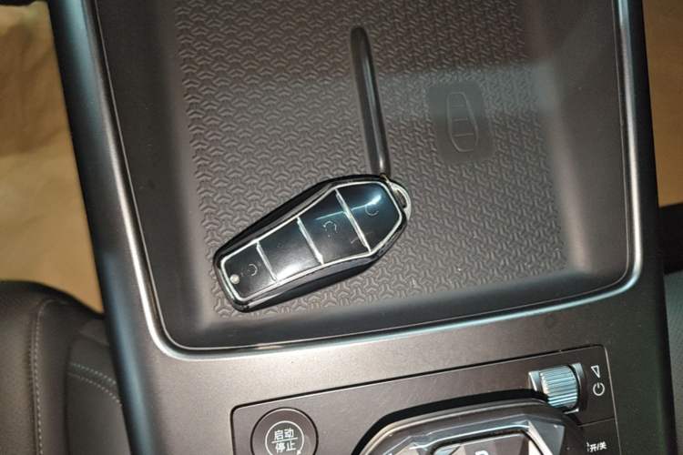 Used BYD Song Pro New Energy 2025 2nd Generation Intelligent Driving Version DM-i 75KM Leading Edition Vehicle Key