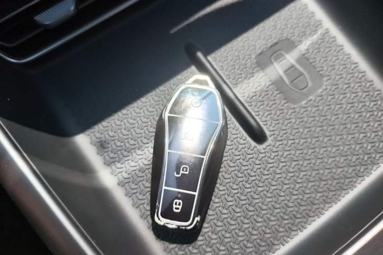 Used BYD Song Pro New Energy 2025 2nd Generation Intelligent Driving Version DM-i 75KM Leading Edition Vehicle Key