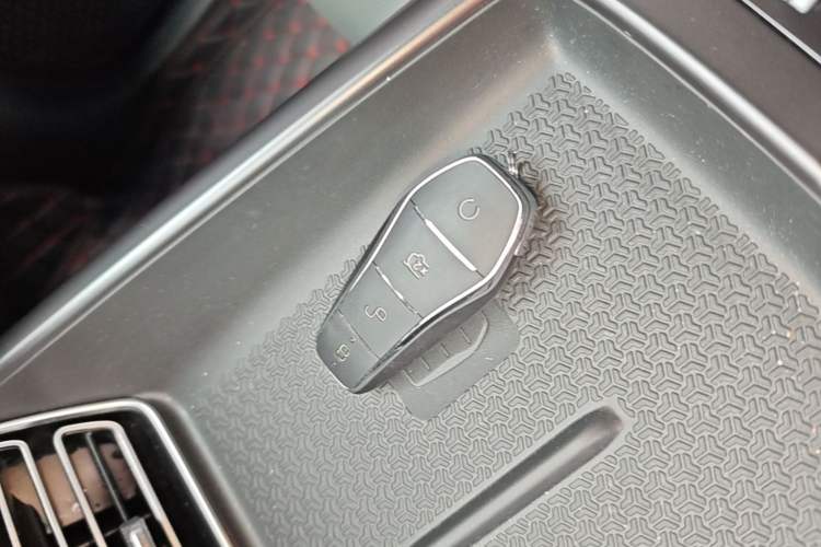 Used BYD Song Pro New Energy 2025 2nd Generation Intelligent Driving Version DM-i 75KM Leading Edition Vehicle Key