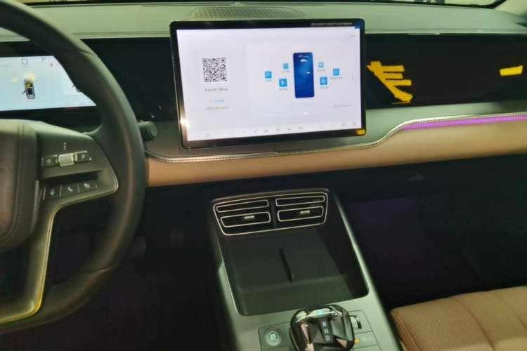 Used BYD Song Pro New Energy 2025 2nd Generation Intelligent Driving Version DM-i 75KM Overachiever Trim Audio And AC Panel