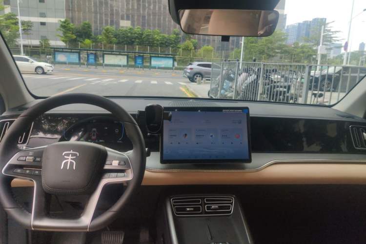 Used BYD Song Pro New Energy 2025 2nd Generation Intelligent Driving Version DM-i 75KM Overachiever Trim Center Console
