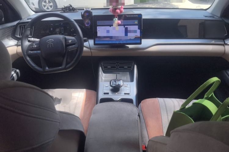Used BYD Song Pro New Energy 2025 Second-Generation DM-i 75KM Leading Edition Center Console