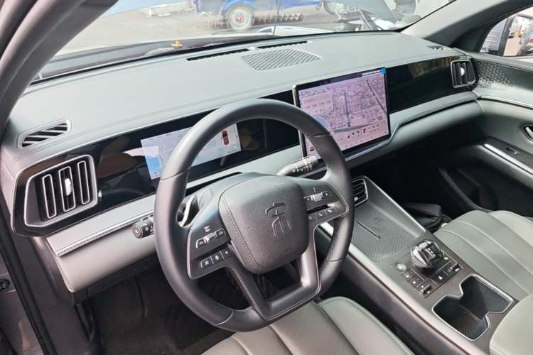 Used BYD Song Pro New Energy 2025 2nd Generation Intelligent Driving Version DM-i 75KM Leading Edition Center Console