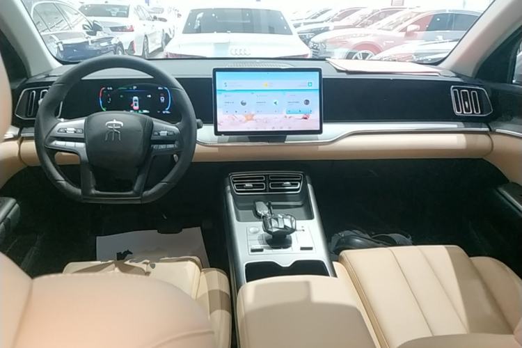 Used BYD Song Pro New Energy 2025 Second-Generation DM-i 75KM Leading Edition Center Console