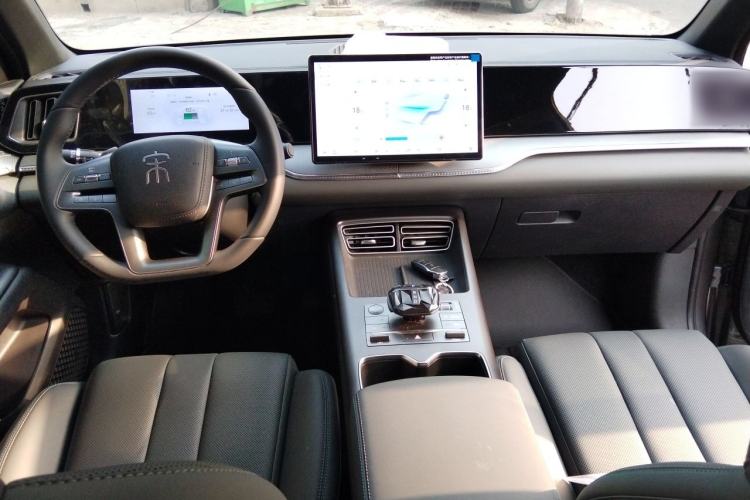 Used BYD Song Pro New Energy 2025 2nd Generation Intelligent Driving Version DM-i 75KM Leading Edition Center Console