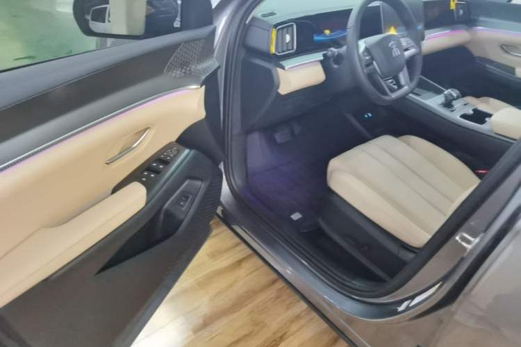 Used BYD Song Pro New Energy 2025 2nd Generation Intelligent Driving Version DM-i 75KM Overachiever Trim Driver Seat