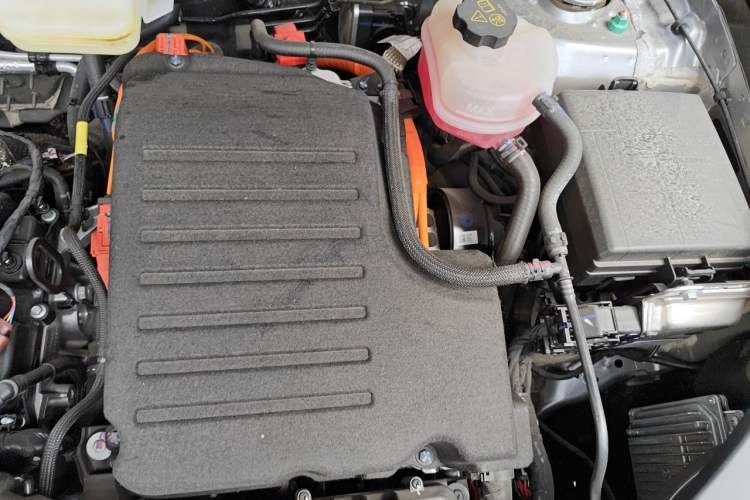 Used BYD Song Pro New Energy 2025 2nd Generation Intelligent Driving Version DM-i 75KM Leading Edition Engine Bay Left