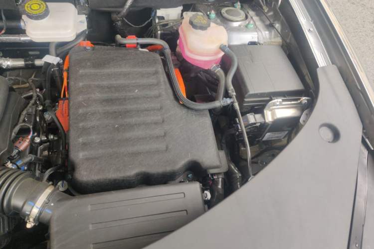 Used BYD Song Pro New Energy 2025 2nd Generation Intelligent Driving Version DM-i 75KM Overachiever Trim Engine Bay Left