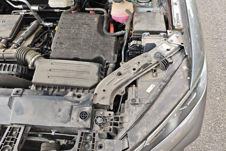 Used BYD Song Pro New Energy 2025 2nd Generation Intelligent Driving Version DM-i 75KM Leading Edition Engine Bay Left