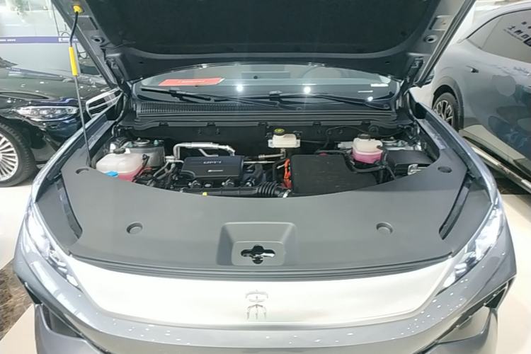 Used BYD Song Pro New Energy 2025 Second-Generation DM-i 75KM Leading Edition Engine Bay