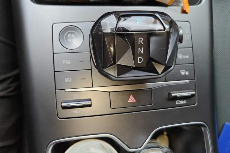 Used BYD Song Pro New Energy 2025 2nd Generation Intelligent Driving Version DM-i 75KM Leading Edition Gear Lever