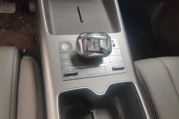 Used BYD Song Pro New Energy 2025 2nd Generation Intelligent Driving Version DM-i 75KM Overachiever Trim Gear Lever