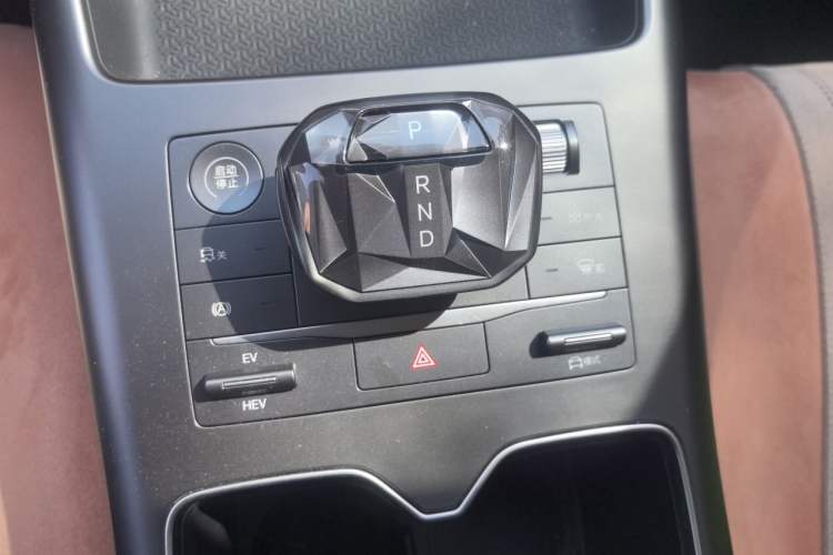 Used BYD Song Pro New Energy 2025 Second-Generation DM-i 75KM Leading Edition Gear Lever