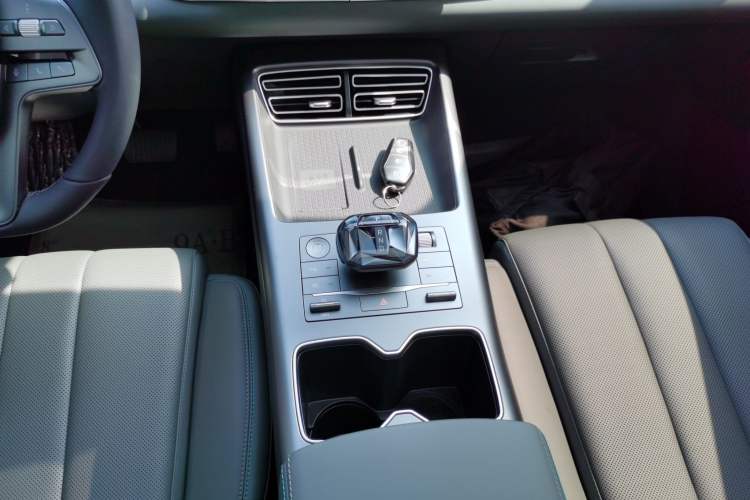 Used BYD Song Pro New Energy 2025 Second-Generation Intelligent Driving Version DM-i 115KM Superior Trim Gear Lever