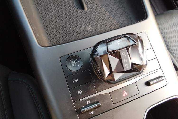 Used BYD Song Pro New Energy 2025 2nd Generation Intelligent Driving Version DM-i 75KM Leading Edition Gear Lever