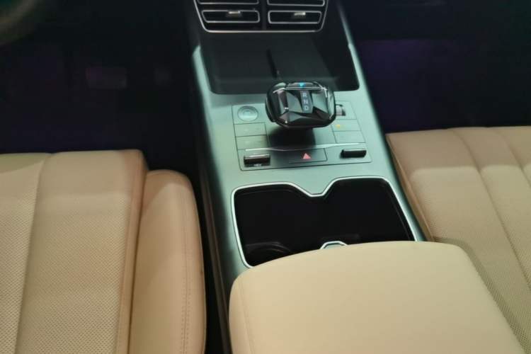 Used BYD Song Pro New Energy 2025 2nd Generation Intelligent Driving Version DM-i 75KM Overachiever Trim Gear Lever