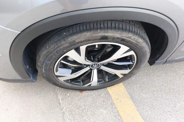Used BYD Song Pro New Energy 2025 Second-Generation Intelligent Driving Version DM-i 115KM Excellence Edition Left Front Wheel Hub
