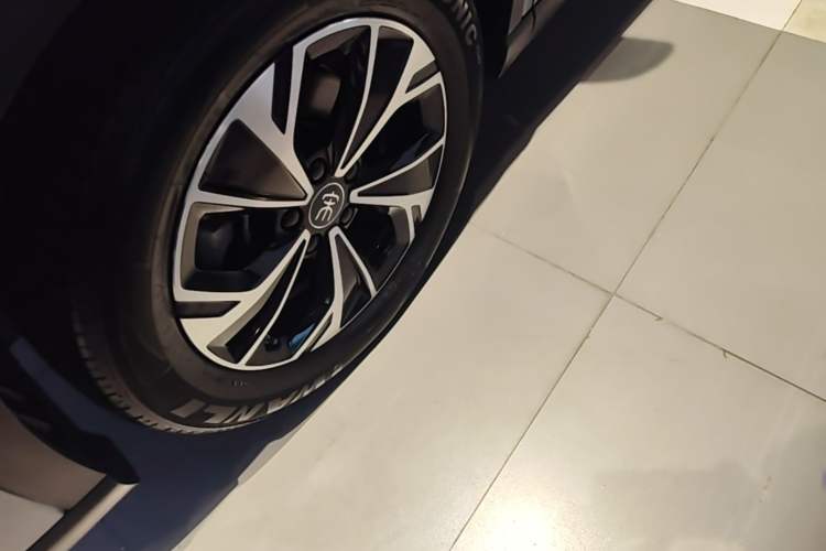 Used BYD Song Pro New Energy 2025 Second-Generation DM-i 75KM Overachiever Trim Left Front Wheel Hub