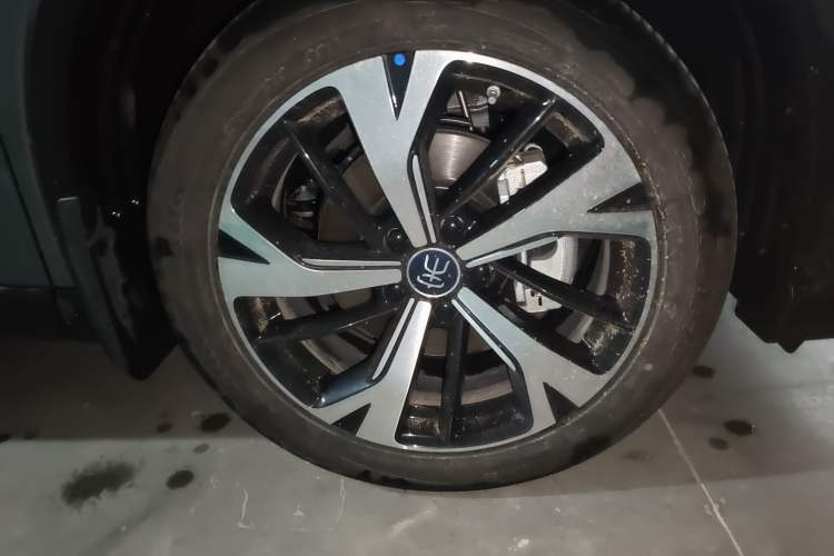 Used BYD Song Pro New Energy 2025 Second-Generation DM-i 115KM Excellence Version Right Front Wheel Hub