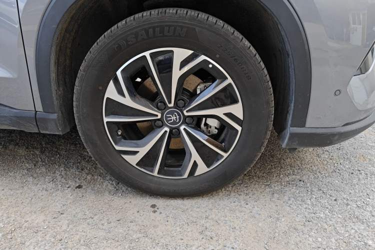Used BYD Song Pro New Energy 2025 2nd Generation Intelligent Driving Version DM-i 75KM Leading Edition Right Front Wheel Hub