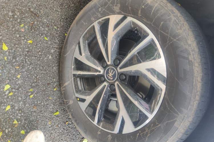 Used BYD Song Pro New Energy 2025 2nd Generation Intelligent Driving Version DM-i 75KM Overachiever Trim Right Front Wheel Hub