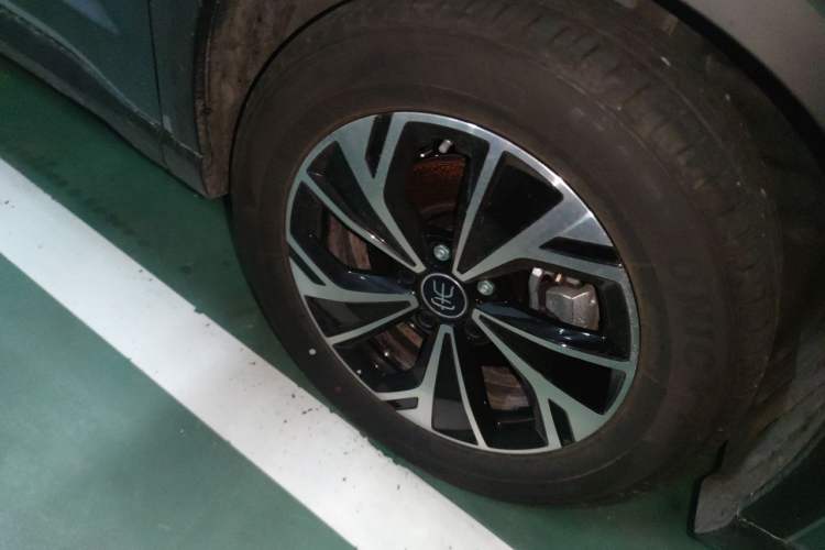 Used BYD Song Pro New Energy 2025 Second-Generation DM-i 115KM Overachiever Trim Right Front Wheel Hub