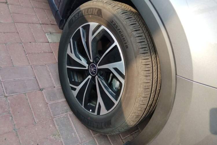 Used BYD Song Pro New Energy 2025 2nd Generation Intelligent Driving Version DM-i 75KM Leading Edition Right Front Wheel Hub