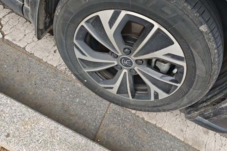 Used BYD Song Pro New Energy 2025 2nd Generation Intelligent Driving Version DM-i 75KM Leading Edition Right Front Wheel Hub