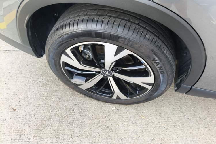 Used BYD Song Pro New Energy 2025 Second-Generation Intelligent Driving Version DM-i 115KM Excellence Edition Right Rear Wheel Hub