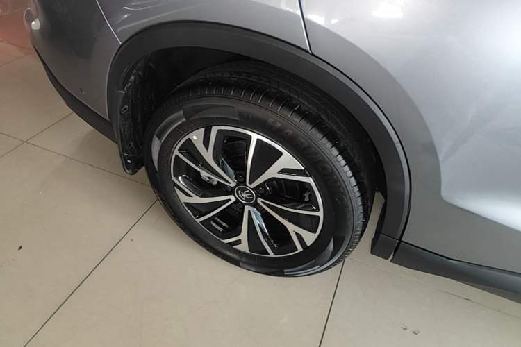 Used BYD Song Pro New Energy 2025 2nd Generation Intelligent Driving Version DM-i 75KM Leading Edition Right Rear Wheel Hub