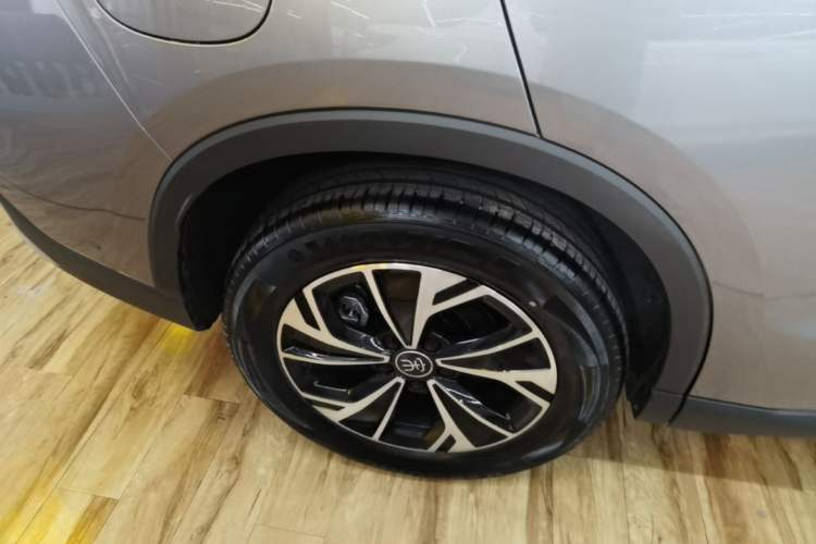 Used BYD Song Pro New Energy 2025 2nd Generation Intelligent Driving Version DM-i 75KM Overachiever Trim Right Rear Wheel Hub