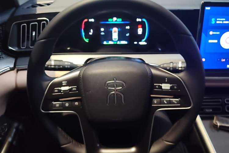 Used BYD Song Pro New Energy 2025 Second-Generation DM-i 75KM Overachiever Trim Steering Wheel