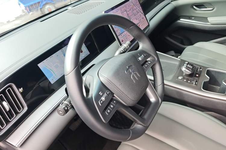 Used BYD Song Pro New Energy 2025 2nd Generation Intelligent Driving Version DM-i 75KM Leading Edition Steering Wheel