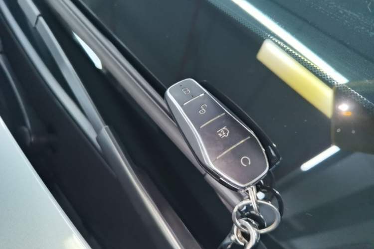 Used BYD Song Pro New Energy 2025 2nd Generation Intelligent Driving Version DM-i 75KM Overachiever Trim Vehicle Key