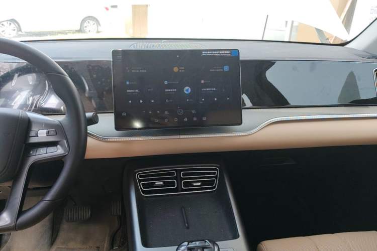 Used BYD Song Pro New Energy 2025 Second-Generation DM-i 75KM Leading Edition Audio And AC Panel