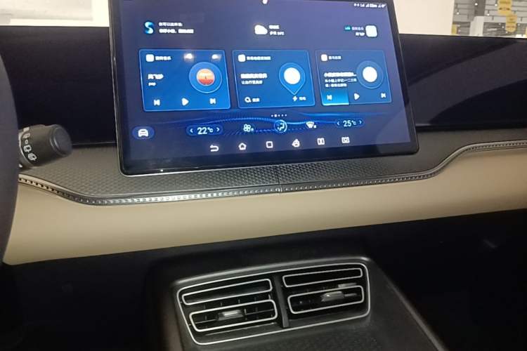 Used BYD Song Pro New Energy 2025 Second-Generation DM-i 75KM Leading Edition Audio And AC Panel
