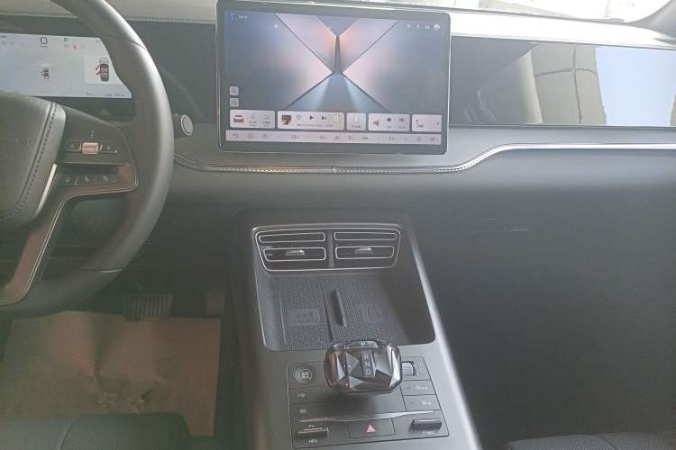 Used BYD Song Pro New Energy 2025 Second-Generation Intelligent Driving Version DM-i 115KM Superior Trim Audio And AC Panel