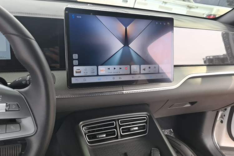 Used BYD Song Pro New Energy 2025 Second-Generation Intelligent Driving Version DM-i 115KM Superior Trim Audio And AC Panel