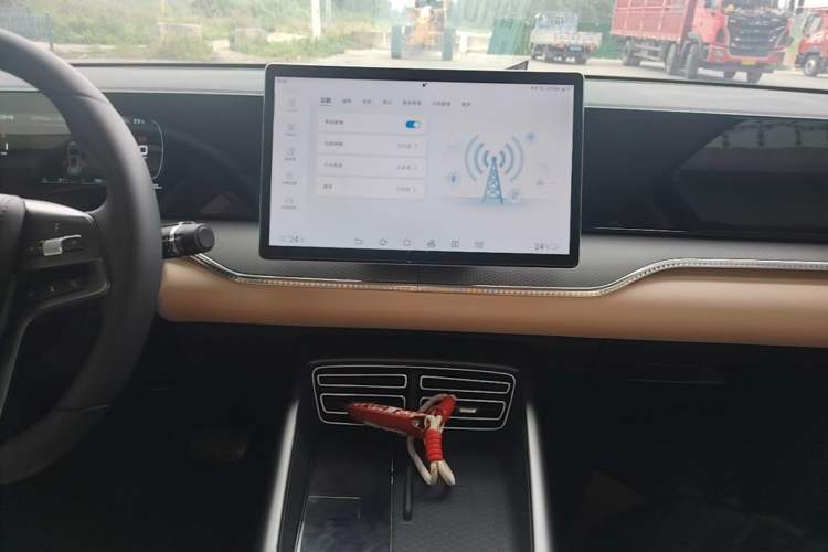 Used BYD Song Pro New Energy 2025 Second-Generation DM-i 75KM Leading Edition Audio And AC Panel