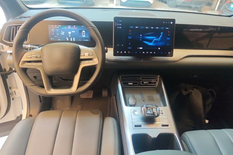 Used BYD Song Pro New Energy 2025 2nd Generation Intelligent Driving Version DM-i 75KM Leading Edition Center Console