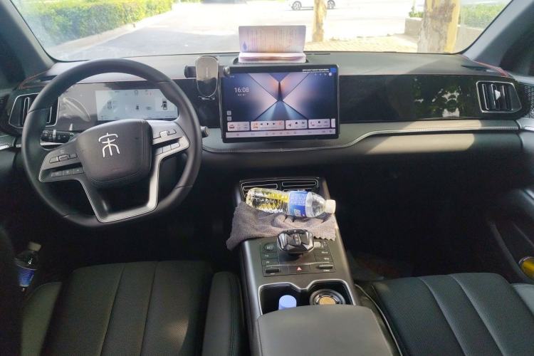 Used BYD Song Pro New Energy 2025 2nd Generation Intelligent Driving Version DM-i 75KM Leading Edition Center Console