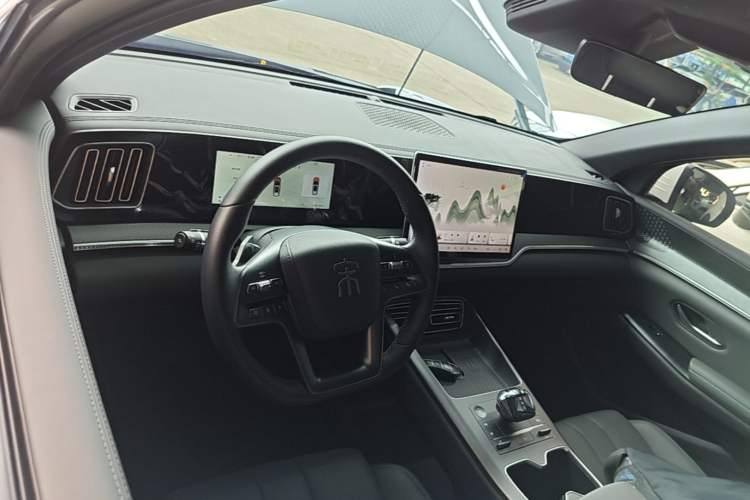 Used BYD Song Pro New Energy 2025 2nd Generation Intelligent Driving Version DM-i 75KM Leading Edition Center Console
