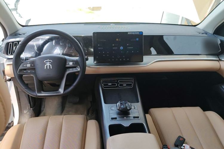 Used BYD Song Pro New Energy 2025 Second-Generation DM-i 75KM Leading Edition Center Console