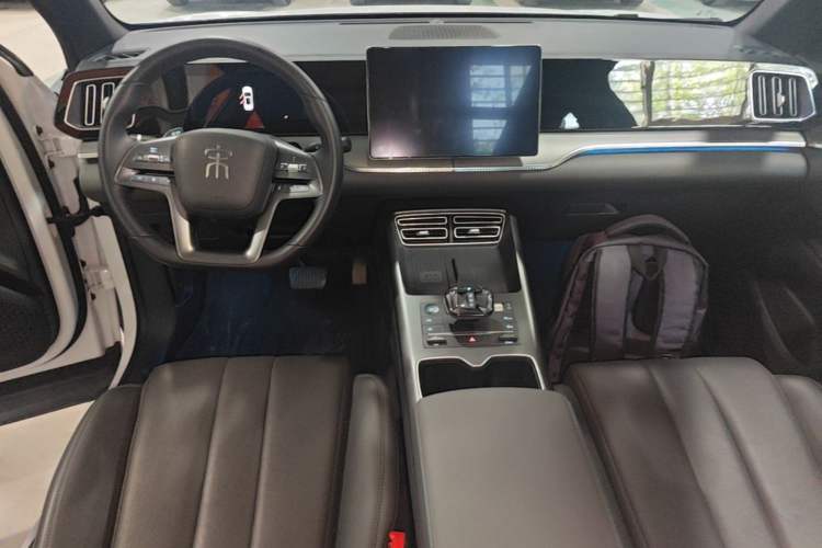 Used BYD Song Pro New Energy 2025 Second-Generation Intelligent Driving Version DM-i 115KM Superior Trim Center Console