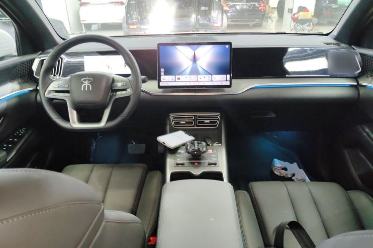 Used BYD Song Pro New Energy 2025 Second-Generation Intelligent Driving Version DM-i 115KM Superior Trim Center Console
