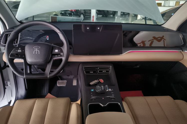 Used BYD Song Pro New Energy 2025 Second-Generation DM-i 115KM Excellence Version Center Console